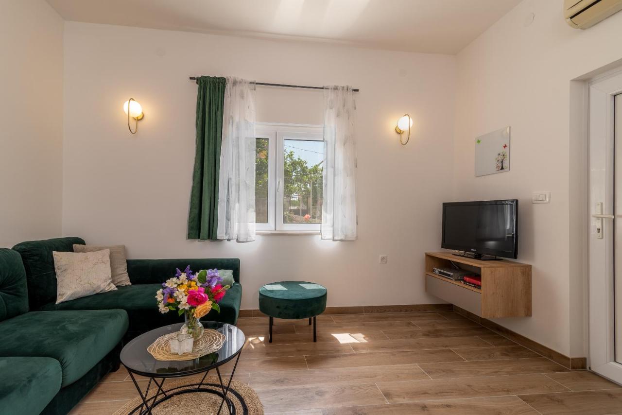 Apartments Fani Трогир Екстериор снимка