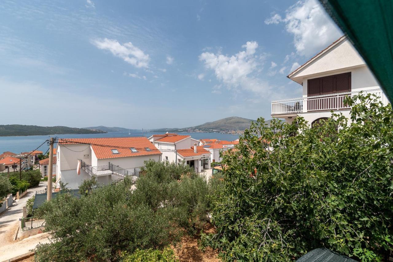 Apartments Fani Трогир Екстериор снимка