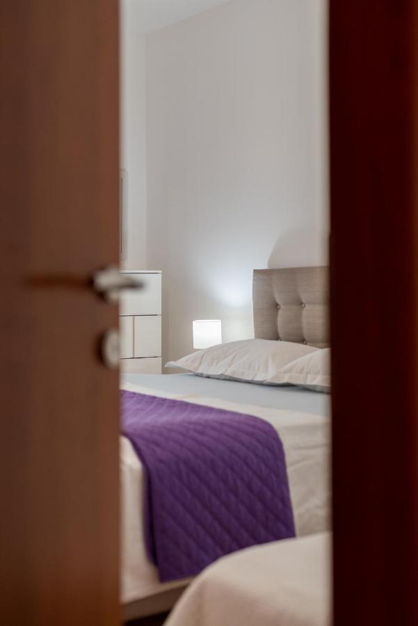 Apartments Fani Трогир Екстериор снимка