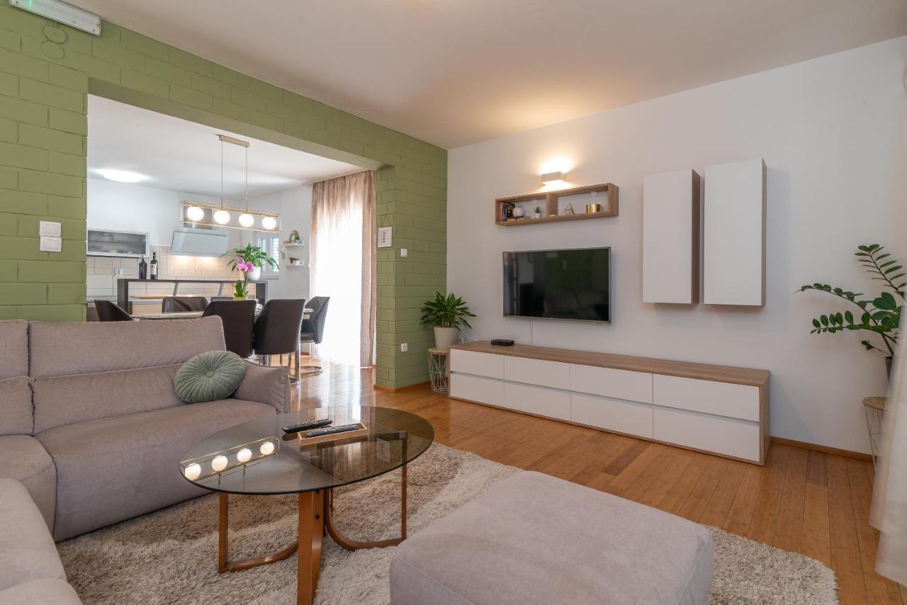 Apartments Fani Трогир Екстериор снимка