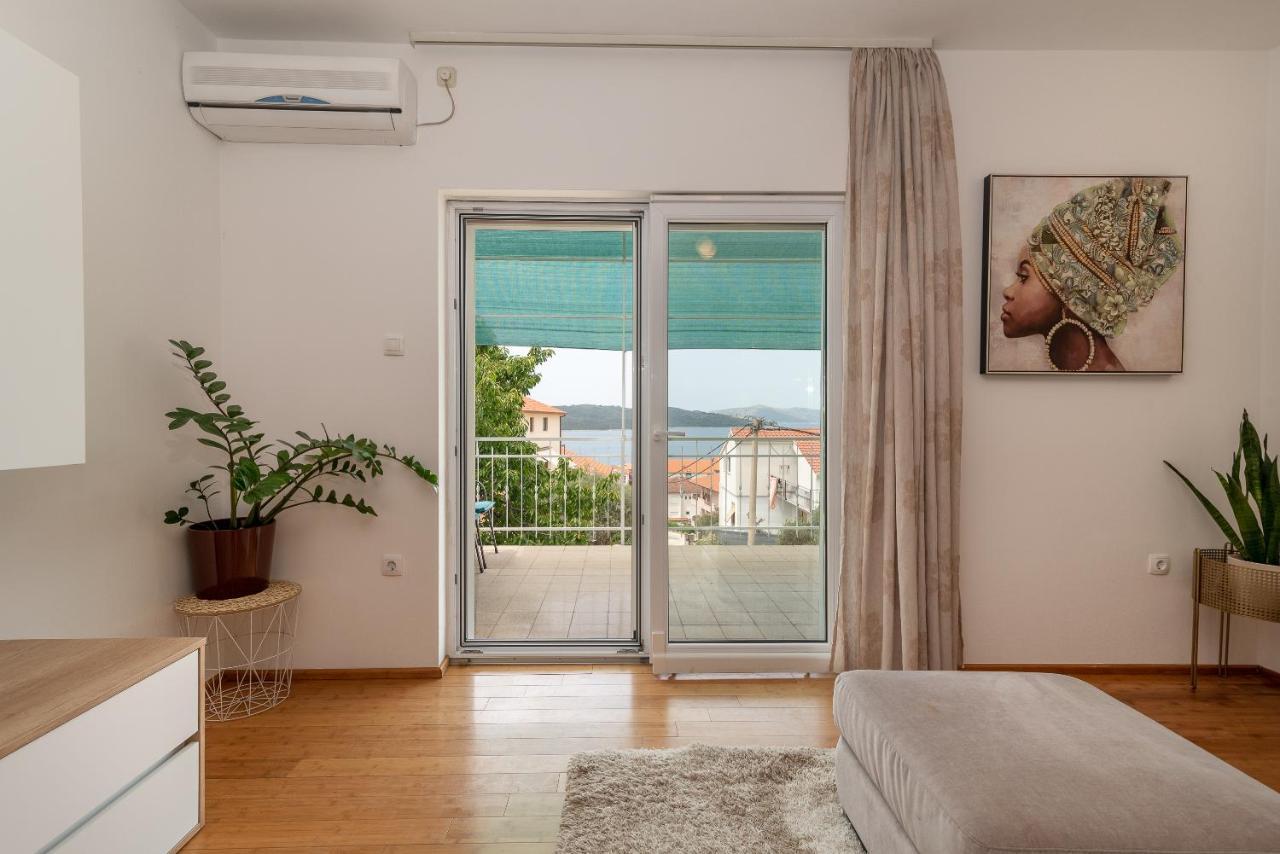 Apartments Fani Трогир Екстериор снимка
