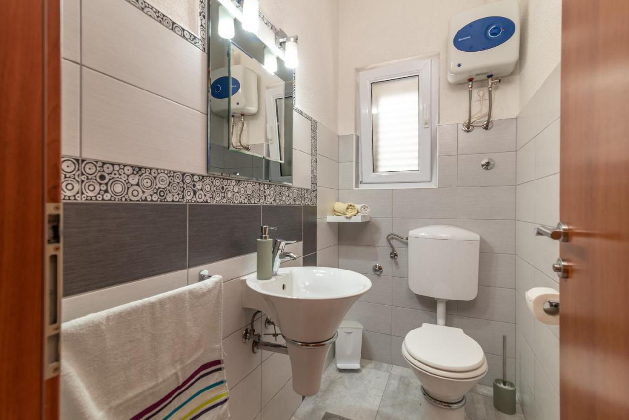 Apartments Fani Трогир Екстериор снимка