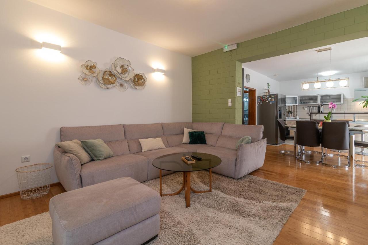 Apartments Fani Трогир Екстериор снимка