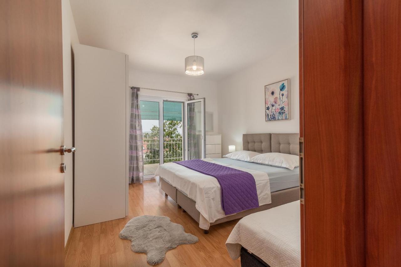 Apartments Fani Трогир Екстериор снимка