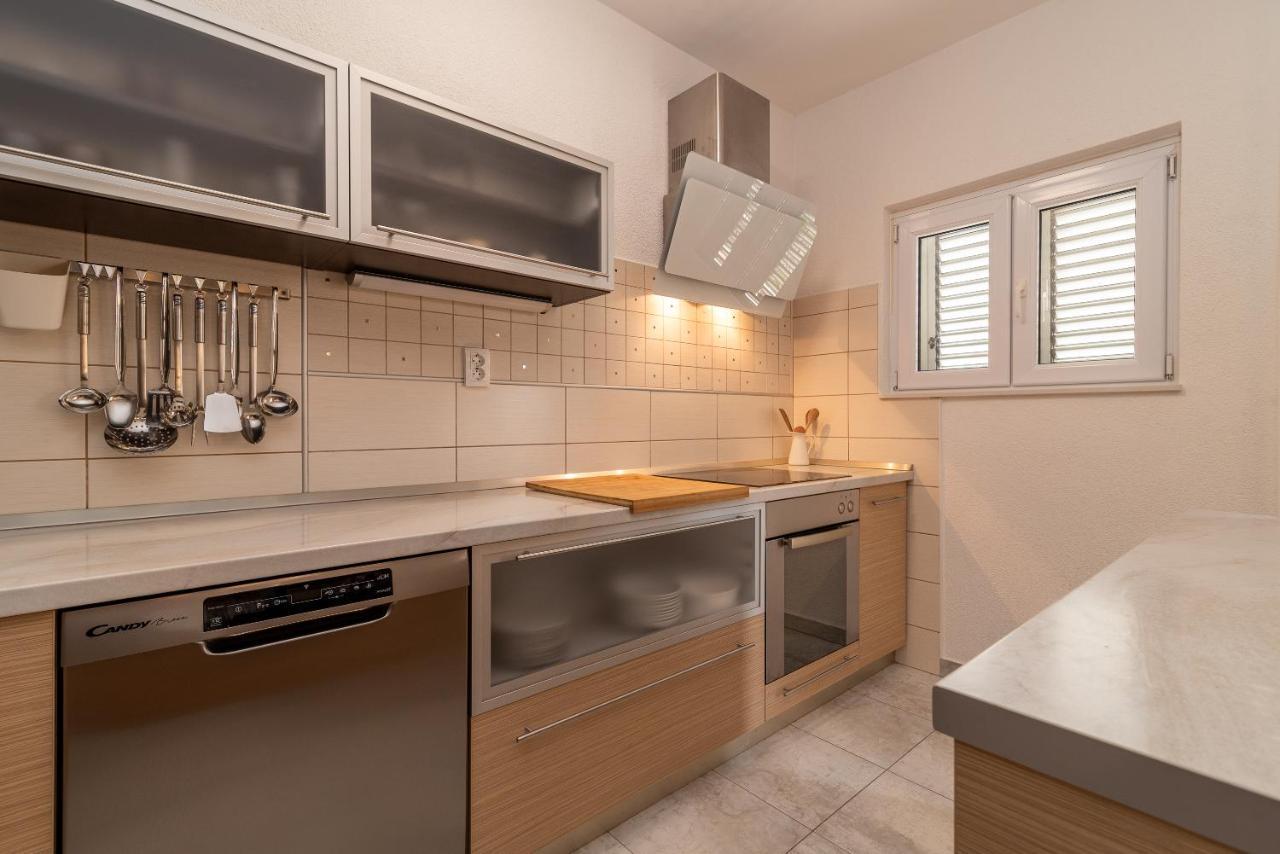 Apartments Fani Трогир Екстериор снимка