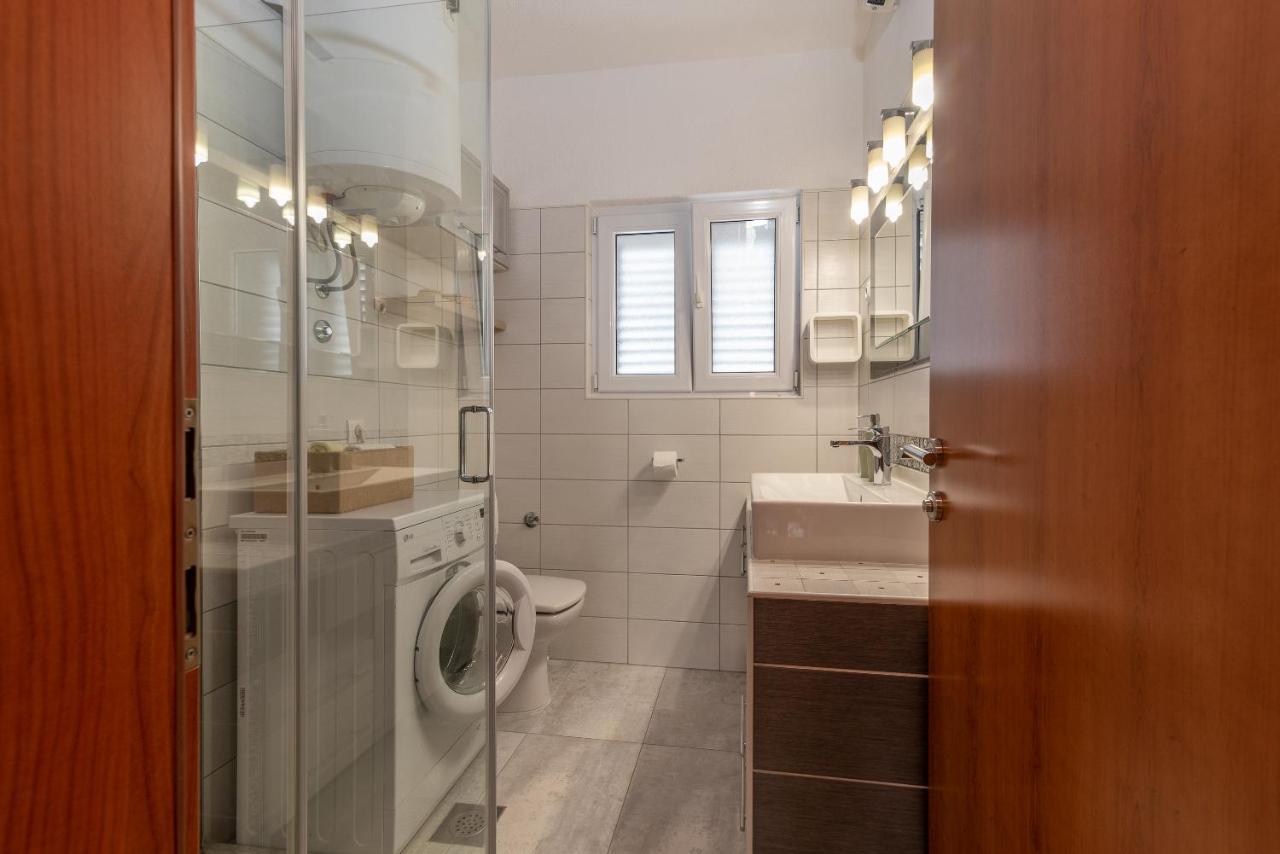 Apartments Fani Трогир Екстериор снимка