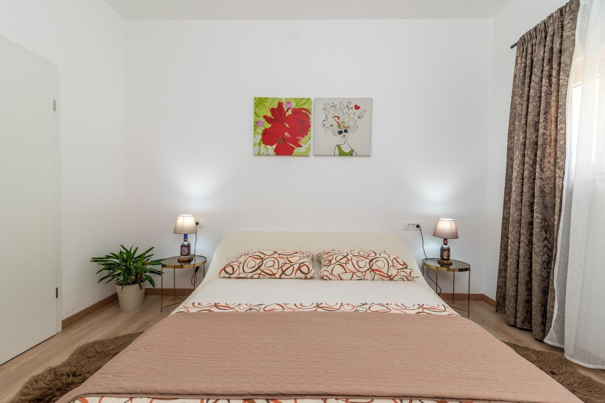 Apartments Fani Трогир Екстериор снимка