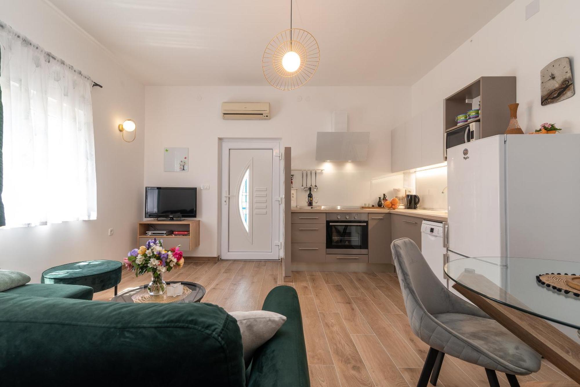 Apartments Fani Трогир Екстериор снимка