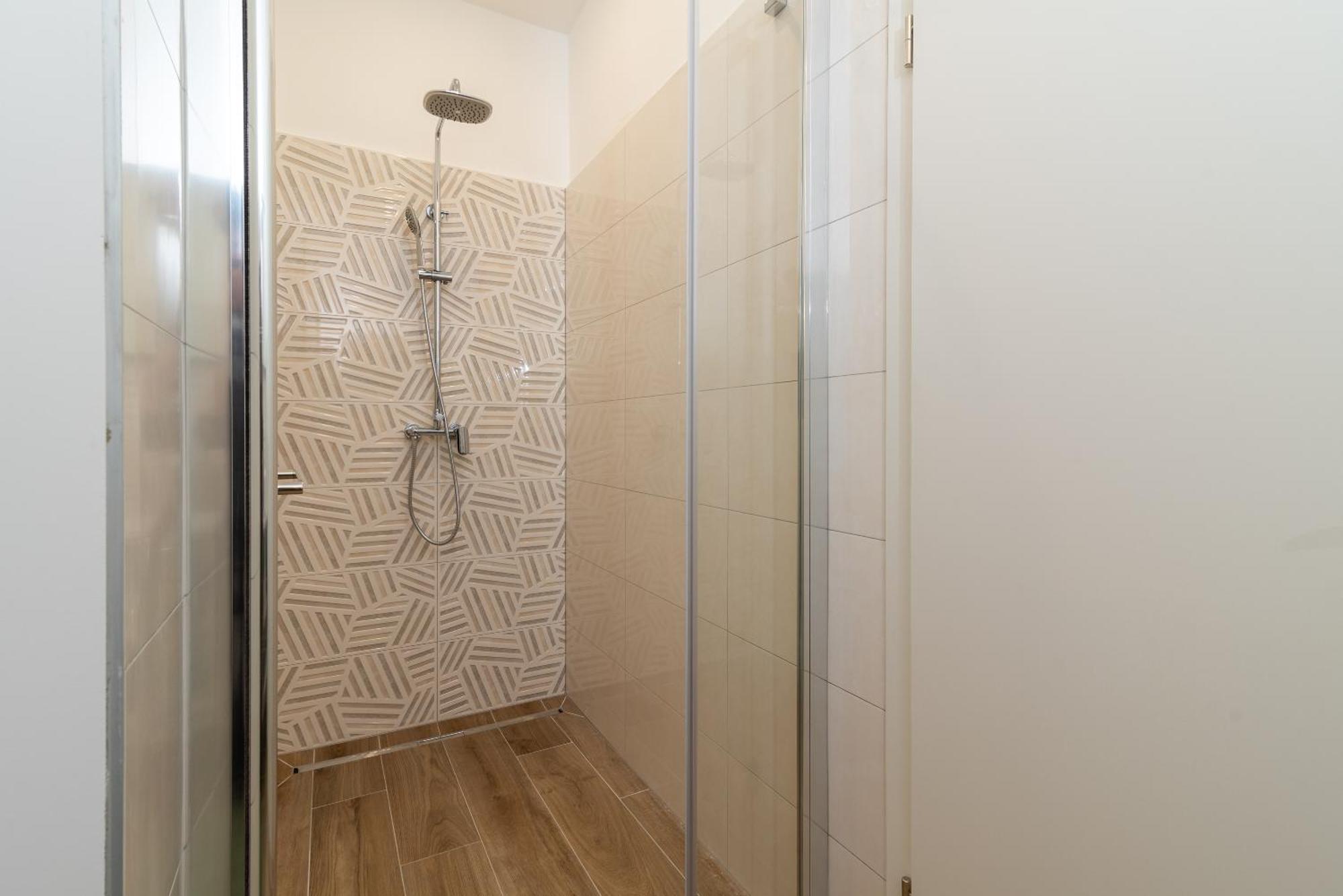 Apartments Fani Трогир Екстериор снимка