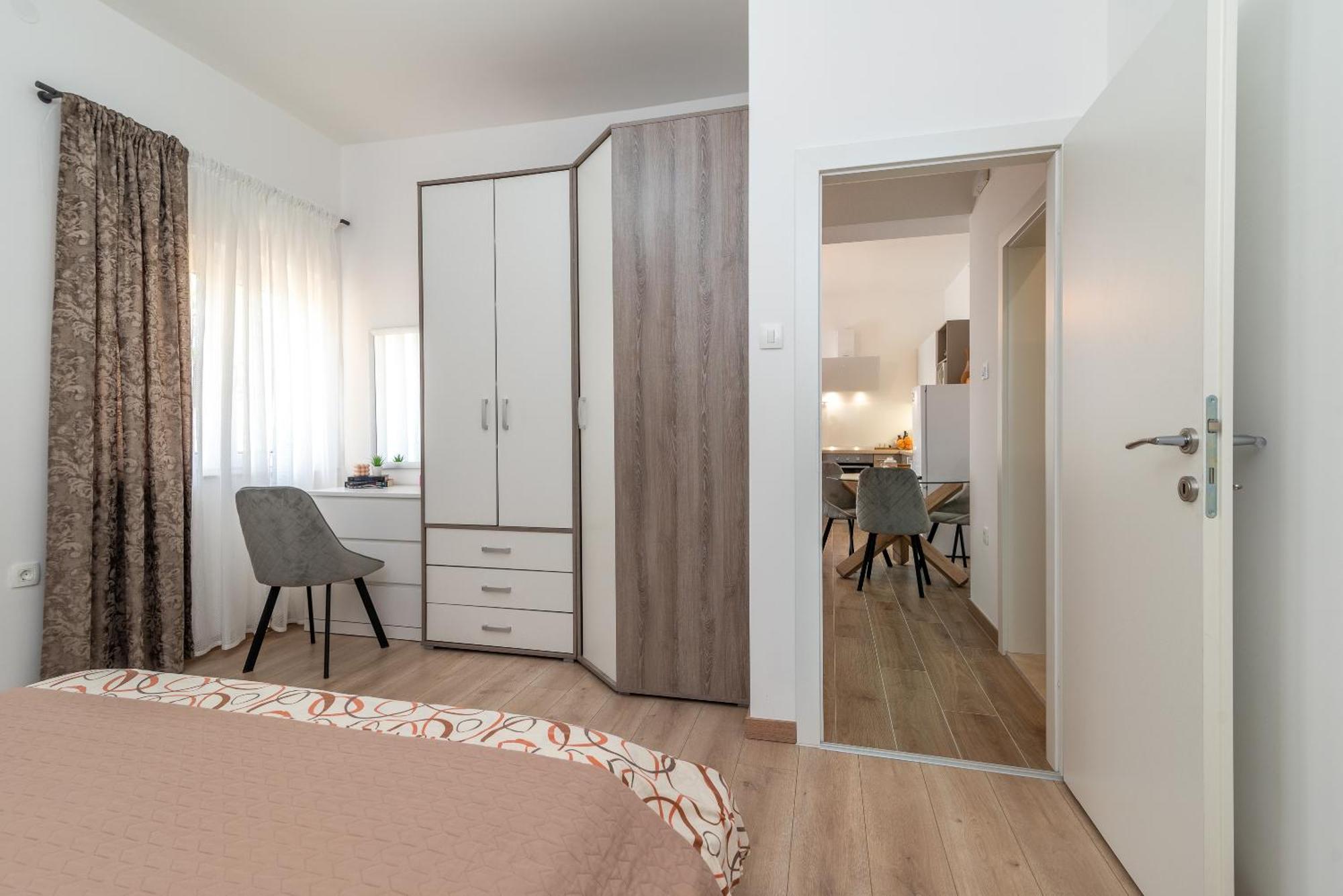 Apartments Fani Трогир Екстериор снимка