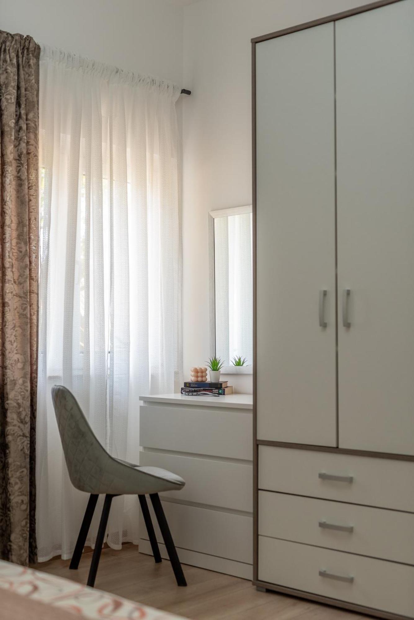 Apartments Fani Трогир Екстериор снимка