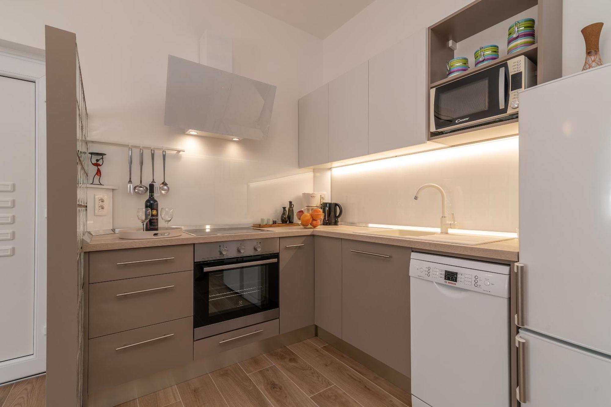 Apartments Fani Трогир Екстериор снимка