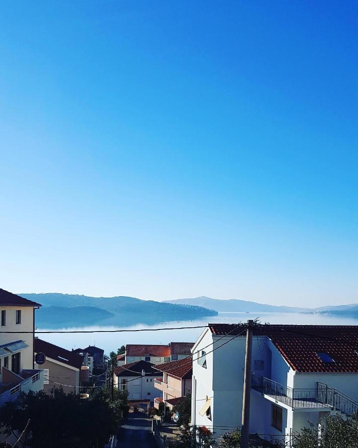 Apartments Fani Трогир Екстериор снимка